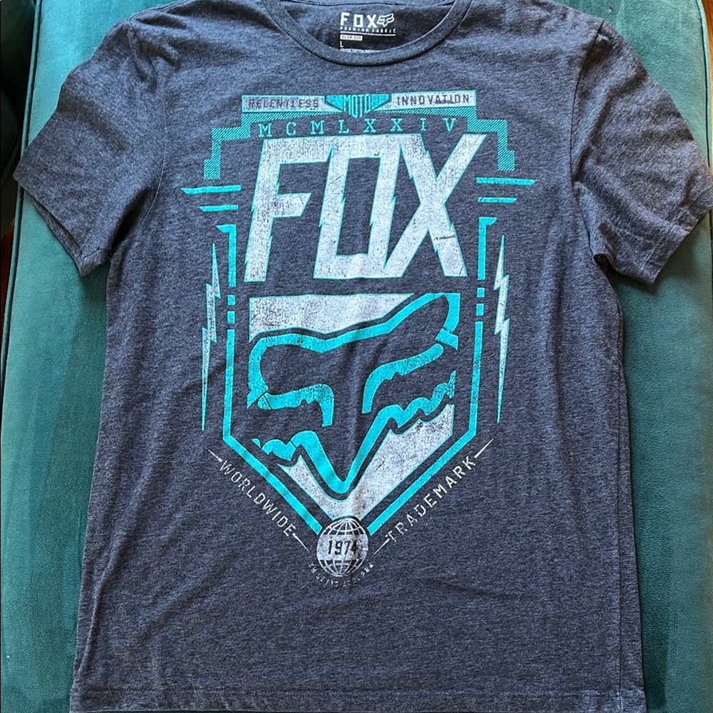 FOX Gray and Teal Graphic T-Shirt
